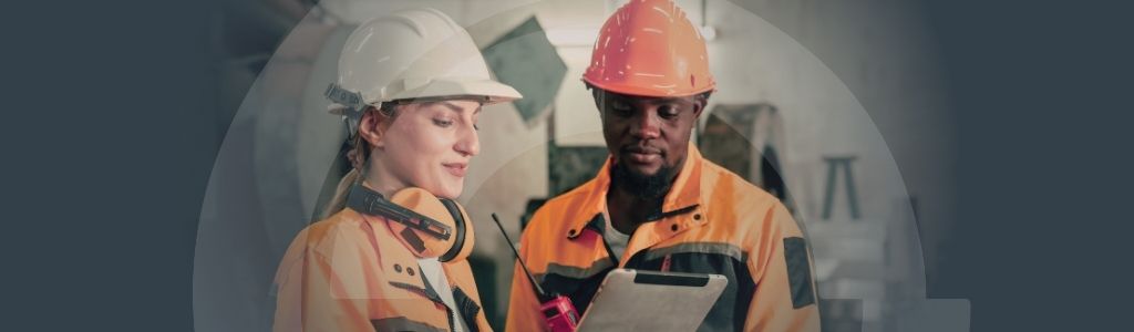 Smart decisions key to site efficiency banner Banner for the 'Smart decisions key to site efficiency' article with a background image of two high-vis employees