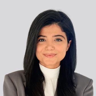 Profile photo of Elnaz Eidivandi with a grey background